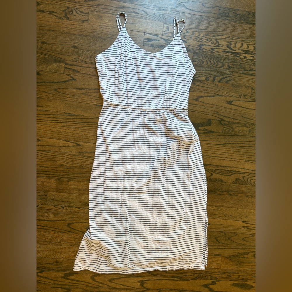 Old Navy Black and White Striped Dress